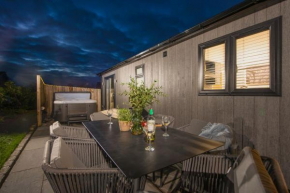 Hazel Lodge, 27 Roadford Lake Lodges